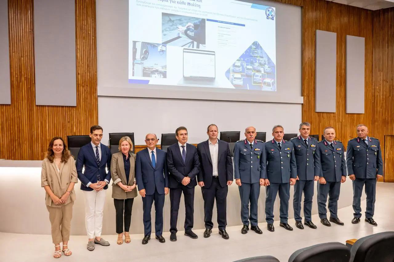 Digital η Τροχαία: Τέλος το «ροζ μπλοκάκι», ψηφιακές κλήσεις και έλεγχοι σε πραγματικό χρόνο